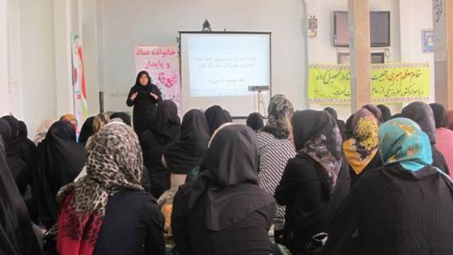 همایش تحکیم روابط خانواده اسلامی در اسلام آبادغرب برگزار شد