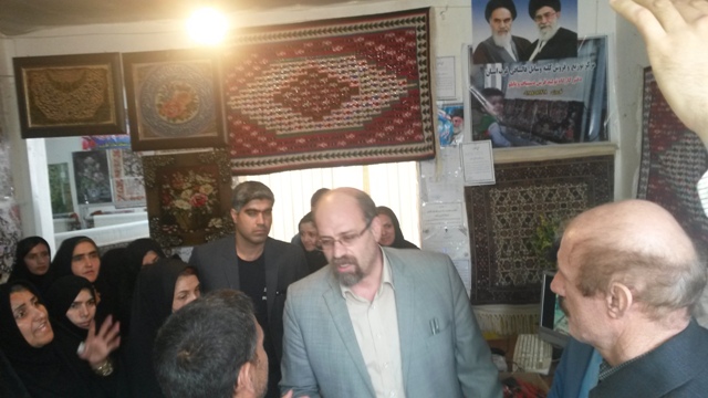 دیدار فرماندار با جمعی از قالیبافان اسلام آبادغرب