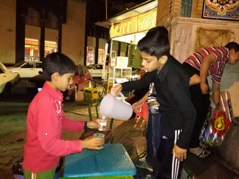 حضور پرشور نوجوانان اسلام آبادی در مراسم احیای سومین شب از لیالی قدر حضور پرشور نوجوانان اسلام آبادی در مراسم احیای سومین شب از لیالی قدر