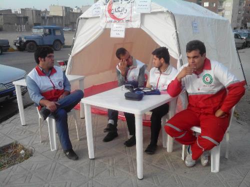 حضور امدادگران هلال احمر اسلام آبادغرب در نماز عید فطر/استقرار اکیپ های امدادی در مسیر تردد نماز گزاران حضور امدادگران هلال احمر اسلام آبادغرب در نماز عید فطر/استقرار اکیپ های امدادی در مسیر تردد نماز گزاران