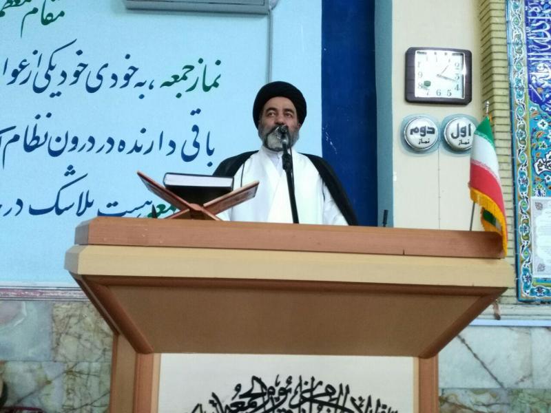 حمایت کردن از منافع آل سعود توهین به کل ملت ایران است حمایت کردن از منافع آل سعود توهین به کل ملت ایران است