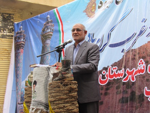 پیشانی این جنگ و این انقلاب و این عملیات مردم سلحشور اسلام آباد بود/ برای شما از شهید و شهادت و استقامت و پایداری سخن گفتن گزافه است