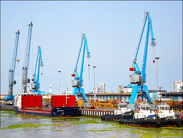 صادرات بز، گوسفند و پفک از ایران/ واردات خودروهای لوکس همچنان ادامه دارد+سند