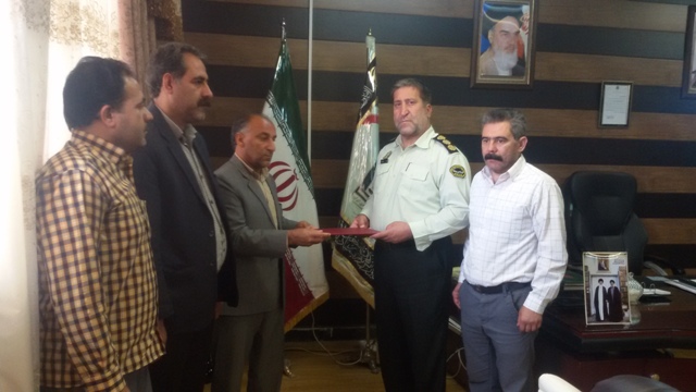 تجلیل از فرمانده انتظامی شهرستان اسلام آبادغرب+عکس تجلیل از فرمانده انتظامی شهرستان اسلام آبادغرب+عکس