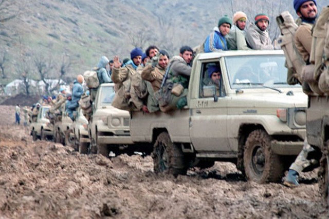 افتتاح نمایشگاه عکس و پوستر جنگ در اسلام آباد غرب