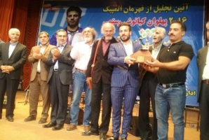 پرستویی: شیفته اخلاق کیانوش رستمی شدم/ مرادی: جای تاسف دارد که هنوز استاندار به دیدار کیانوش رستمی نرفته است/ کیانوش رستمی: کرمانشاه مهد پهلوانان است