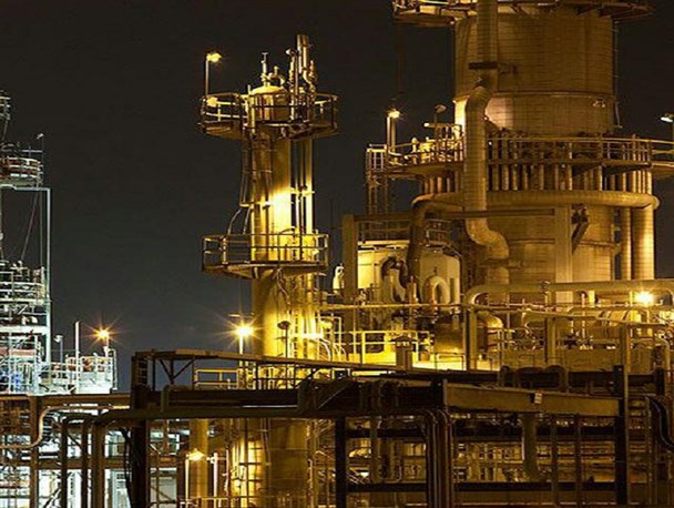 قانونی که در وزارتخانه زنگنه "زنگ" زد/ سایه سنگین فیش های نجومی در وزارت نفت بر حقوق‌های 800 هزارتومانی کارمندان عملیاتی + اسناد