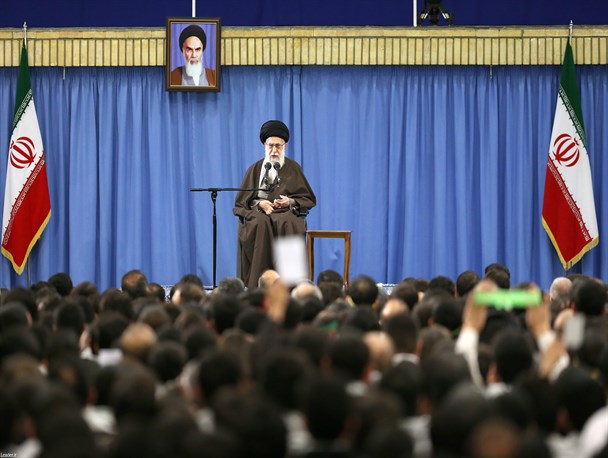  اگر تحریم جدیدآمریکا اجرایی شود جمهوری اسلامی واکنش نشان می دهد/اجرای تمدید تحریمهای ۱۰ ساله قطعاً نقض برجام است/بسیج پدیده‌ شگفت‌آور دوران انقلاب اسلامی