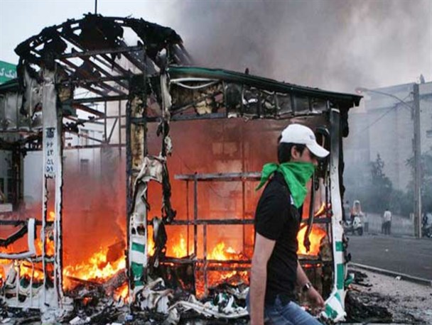 از ممنوعیت‌های اقتصادی تا تشدید تحریم‌ها/ آبی که فتنه‌گران به آسیاب دشمن ریختند