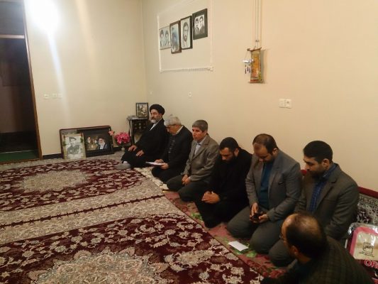 امام جمعه اسلام آبادغرب: عزت و استقلال کشور مرهون خون شهیدان است/ سرکشی از خانواده شهدا  وظیفه همه ماست