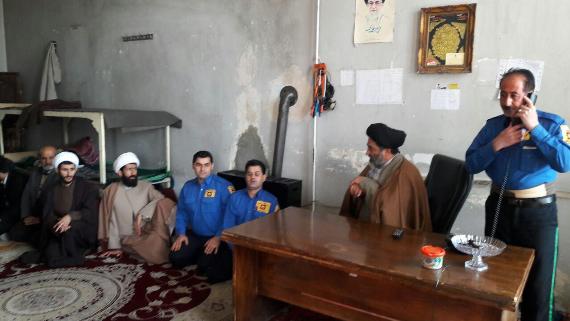 دیدار امام جمعه و طلاب حوزه علمیه اسلام آباد غرب با آتش نشانان شهرستان+عکس