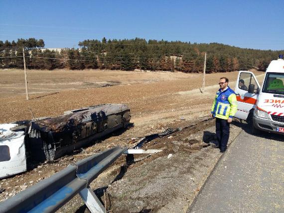 واژگونی تانکرعراقی حامل موادنفتی در اسلام آبادغرب+عکس واژگونی تانکرعراقی حامل موادنفتی در اسلام آبادغرب+عکس