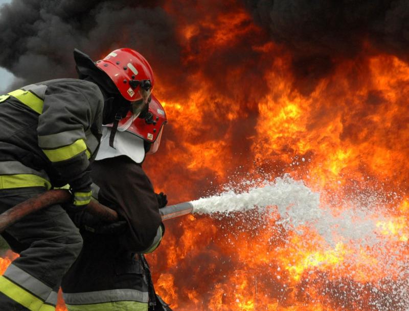 آتش سوزی در مدرسه دخترانه هاجر در اسلام آبادغرب+عکس