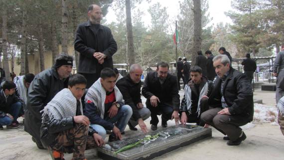 غبار روبی و عطر افشانی مزار شهدا توسط پرسنل و دانش آموزان مجتمع فرهنگی تربیتی شهید صادقی  کمیته امداد شهرستان 