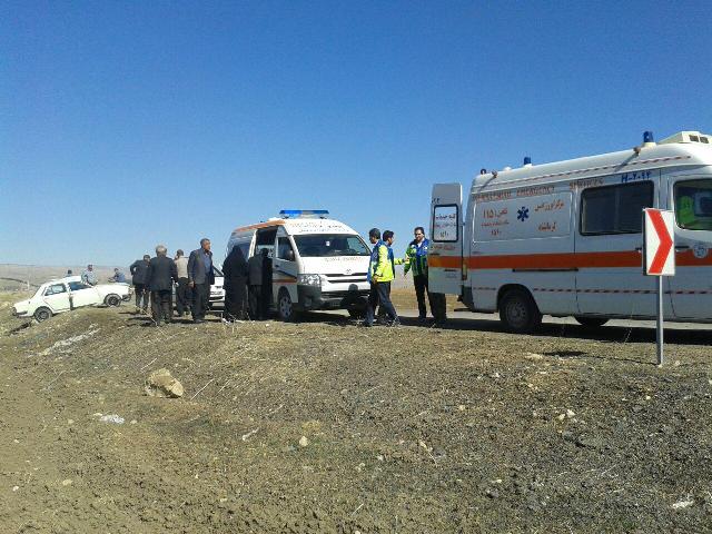 واژگونی پیکان در جاده برف آباد 6مصدوم برجای گذاشت واژگونی پیکان در جاده برف آباد 6مصدوم برجای گذاشت