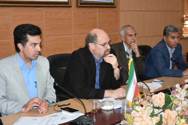 حمایت از سرمایه گذاران جهت ایجاداشتغال در اسلام آبادغرب/ ایجاد 1465 شغل در سال95