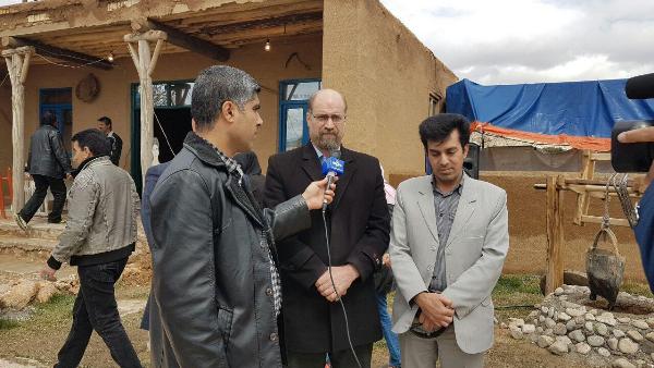 ورود 30هزار مسافر نوروزی به شهرستان اسلام آبادغرب/دعوت از مهمانان نوروزی برای سفر به ديار پهلوانان و قهرمانان دوران دفاع مقدس