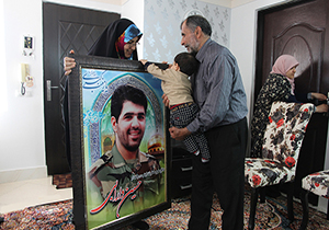 پدرهای آسمانی مهمان سفره دل‌های خانواده شهدا + صوت 