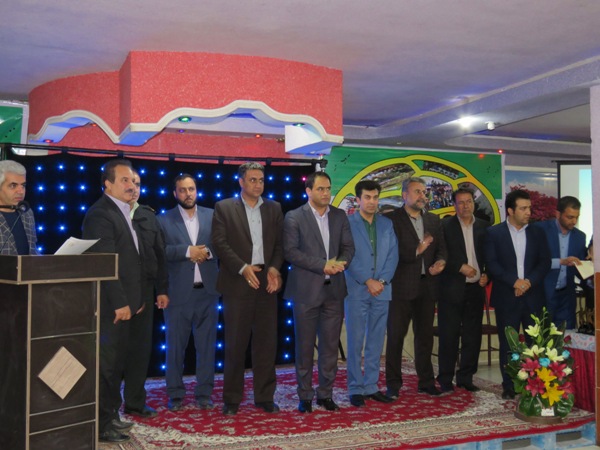 تجلیل از حامیان و بازیکنان تیم هندبال اسلام آبادغرب تجلیل از حامیان و بازیکنان تیم هندبال اسلام آبادغرب