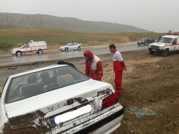 واژگونی پژو پارس در محور کرمانشاه به اسلام آبادغرب+عکس