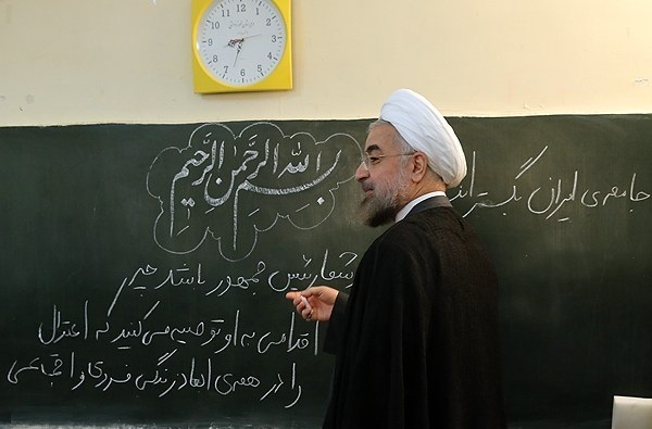 آقای روحانی منت افزایش حقوق برسر معلمین نگذارید، من حقوقم را می دهم شما فقط اقساط مرا پرداخت کنید