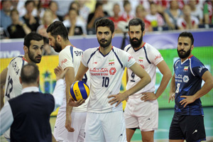 والیبال ایران بی رمق، بی‌انگیزه و پراشتباه/ ترس و بی‌اعتمادی کار دست «ایگور» داد! 