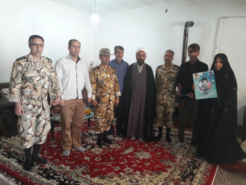 دیدار و سرکشی از خانواده شهدای عقابی و قدیمی در اسلام آبادغرب+تصاویر دیدار و سرکشی از خانواده شهدای عقابی و قدیمی در اسلام آبادغرب+تصاویر