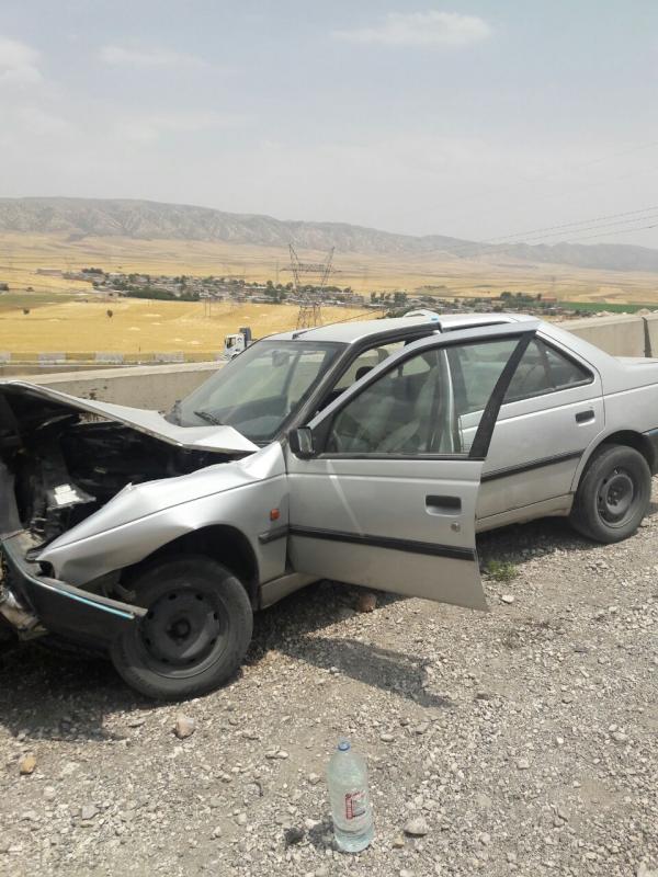 واژگونی پژو ۴۰۵ در محور کرمانشاه اسلام آبادغرب ۲ مصدوم برجای گذاشت+عکس