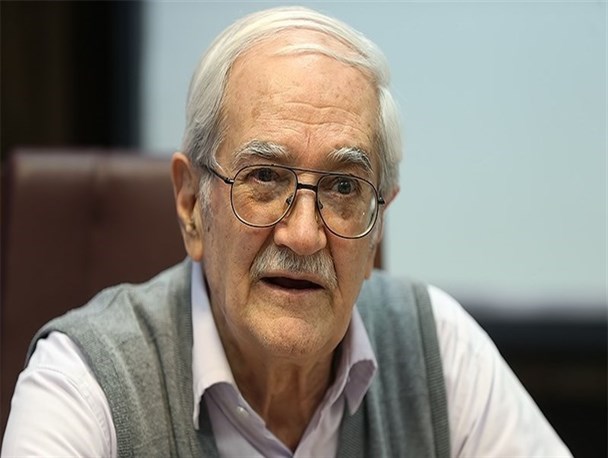 دولت به جای توتال می توانست با قرارگاه خاتم الانبیا(ص) قرار داد نفتی منعقد کند/ فرانسوی ها در جریان مذاکرات برجام نقش پلیس بد داشتند دولت به جای توتال می توانست با قرارگاه خاتم الانبیا(ص) قرار داد نفتی منعقد کند/ فرانسوی ها در جریان مذاکرات برجام نقش پلیس بد داشتند