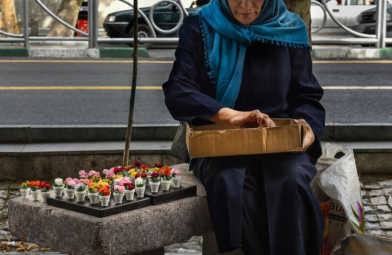 روند صعودی بیکاری در جامعه زنان/ دستمزد حداقلی عاملی مؤثر در کاهش مشارکت اقتصادی زنان 