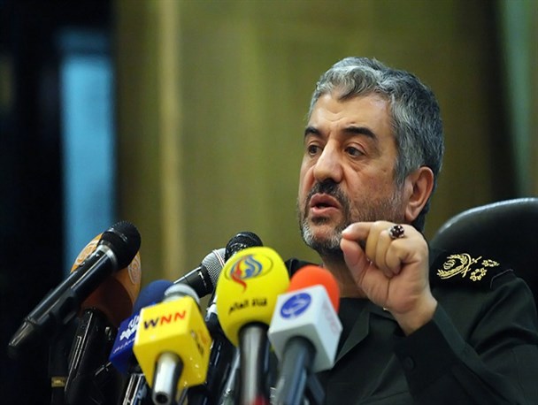 نمی‌توانیم نسبت به نیازهای مردم بی تفاوت باشیم/جای جای ایران عرصه خدمت‌رسانی سپاه به مردم است