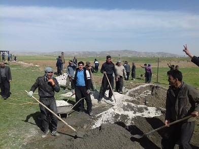 تصاویری از فعالیت عمرانی گروه جهادی امام حسین(ع) در روستای ونایی اسلام آبادغرب