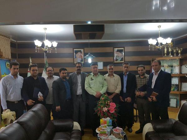 تجلیل فرمانده انتظامی اسلام آبادغرب از خبرنگاران شهرستان+تصاویر