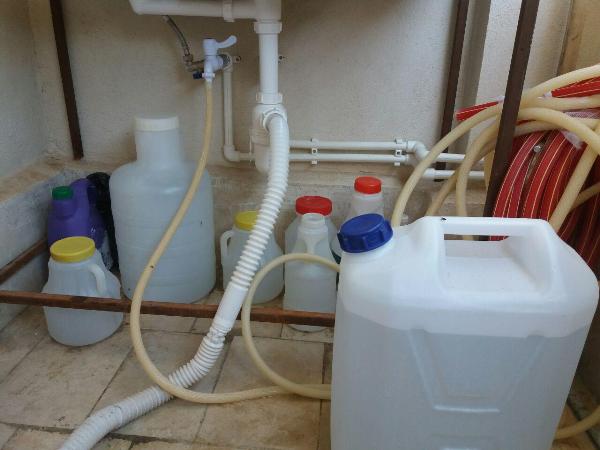 نارضایتی مردم از قطعی مکرر آب در اسلام آبادغرب/برداشت بی رویه آب چاه های کشاورزی عامل کمبود آب شهرستان 