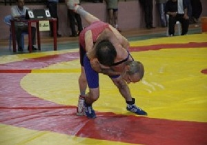 جزئیات فوت ملی پوش کشتی فرنگی حین مسابقه + فیلم جزئیات فوت ملی پوش کشتی فرنگی حین مسابقه + فیلم