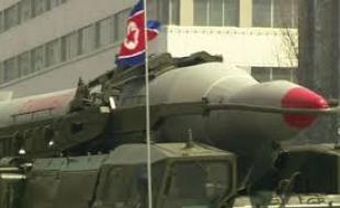 "دیوانه پریده از قفس" یا "در محاصره دیوانگان" "دیوانه پریده از قفس" یا "در محاصره دیوانگان"