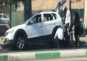 یاری رساندن ماموران پلیس به راننده معلول + فیلم 