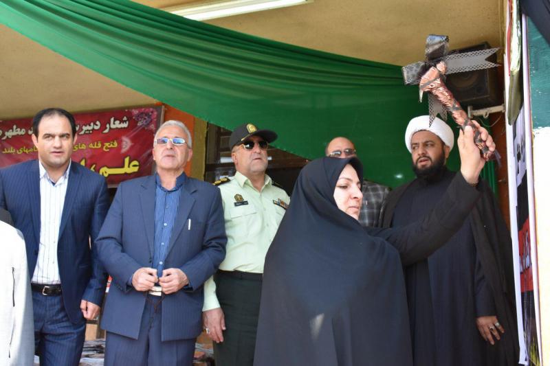 مراسم بازگشایی مدارس با زنگ ماه مهر و آغاز سال تحصیلی در اسلام آبادغرب برگزار شد