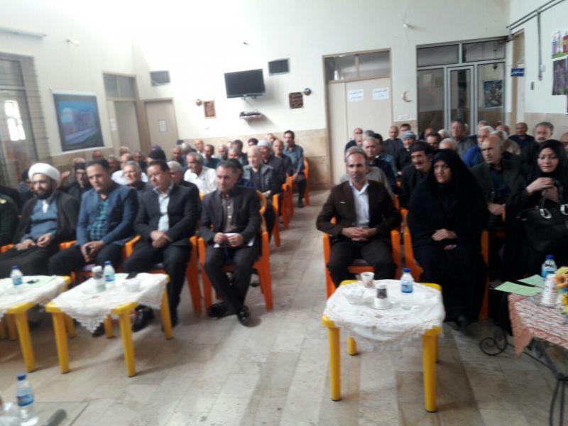 دیدار مسئولین با سالمندان در اسلام آبادغرب+تصاویر