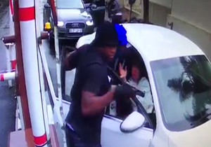 حمله چهار سارق مسلح به راننده زن + فیلم 