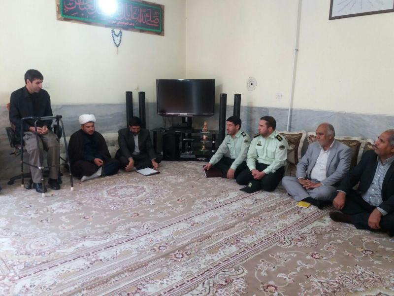 دیدار مسئولین با خانواده معظم شهداء و جانباز 70 درصد در اسلام آبادغرب+تصاویر