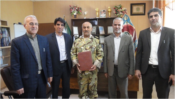 تقدیر مدیر آموزش و پرورش شهرستان از فرمانده تیپ 181 در اسلام آبادغرب