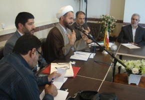 با عشق و علاقه در خدمت ایثارگران باشیم