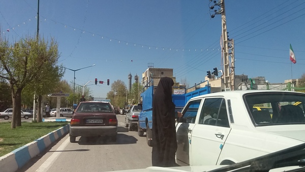 تکدی گری سازمان یافته در اسلام آبادغرب/ گدایی در 60 ثانیه طلایی