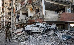 ارسال ۱۳ کامیون محموله احتیاجات مردم به نقاط زلزله‌زده کرمانشاه