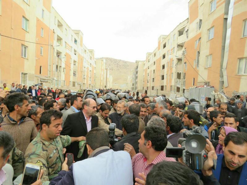 بازدید دکتر لاریجانی و مسئولان پس از زلزله در اسلام آبادغرب 