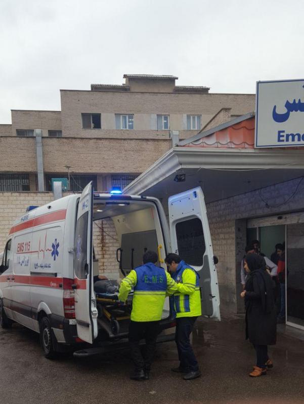 وقوع 8 حادثه رانندگی بعلت لغزندگی جاده در اسلام آبادغرب 14 مصدوم بر جای گذاشت