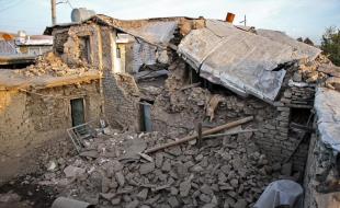 سنگ بنای خانه‌های متزلزل گذاشته شد/ تبعیض بین شهر و روستا