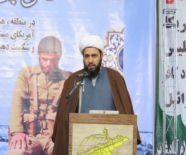 در زلزله اخیر تفاوت مدیریت بسیجی و جهادی با مدیریت کاغذی و پشت میز نشین مشخص شد