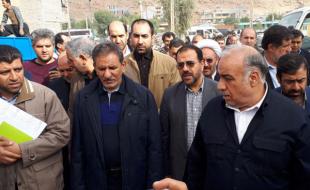 عذرخواهی جهانگیری برای حضور با کفش در چادر زلزله‌زدگان